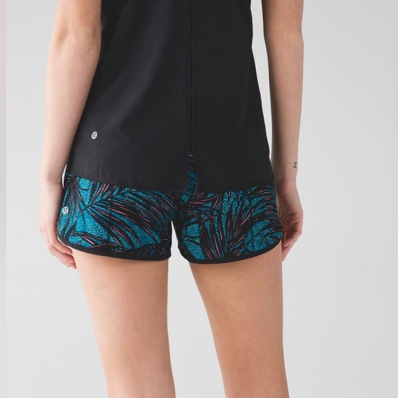 Lululemon Speed Short Palm Lace Tofino Teal Multi / Black size 4 - Picture 6 of 9